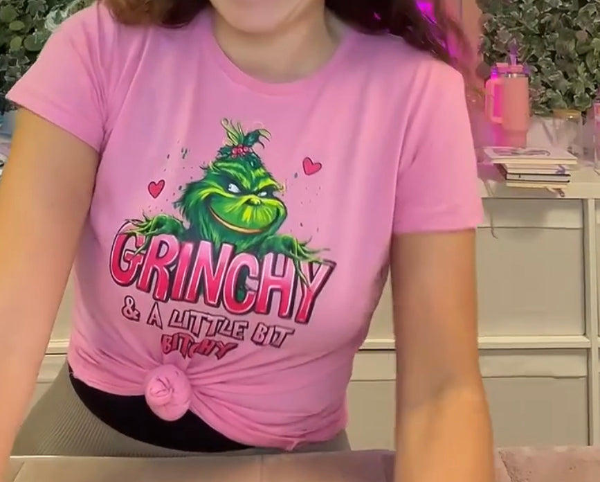 T-shirt - Grinchy & A Little Bit Bitchy